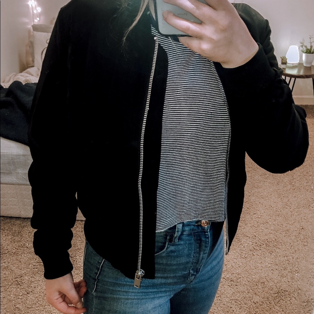 black jacket - Picture 2 of 3